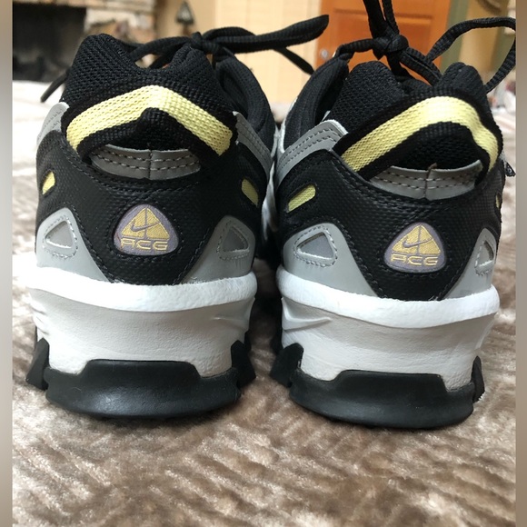 Nike ACG Women’s Shoe - 8.5 - Picture 4 of 6